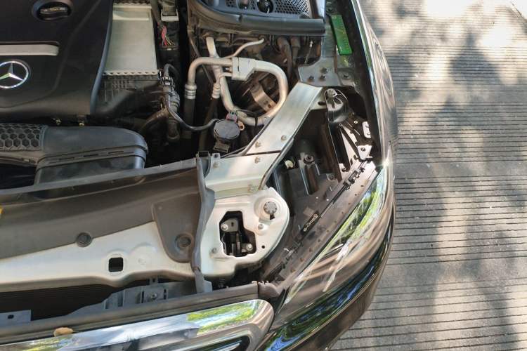 Used Mercedes-Benz E-Class 2018 Facelifted E 300 L Stylish Version Engine Bay Left