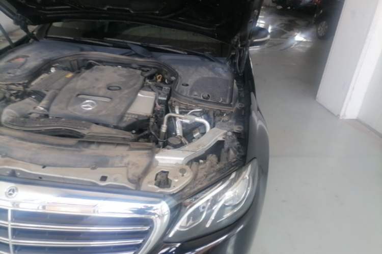 Used Mercedes-Benz E-Class 2018 Facelift E 200 L Engine Bay Left