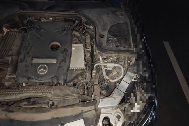 Used Mercedes-Benz E-Class 2018 E 200 L Engine Bay Left