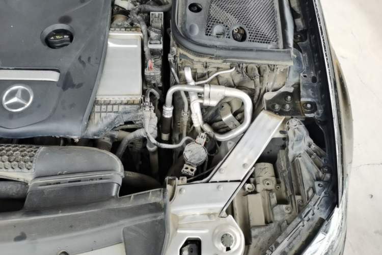 Used Mercedes-Benz E-Class 2018 Facelift E 200 L Engine Bay Left