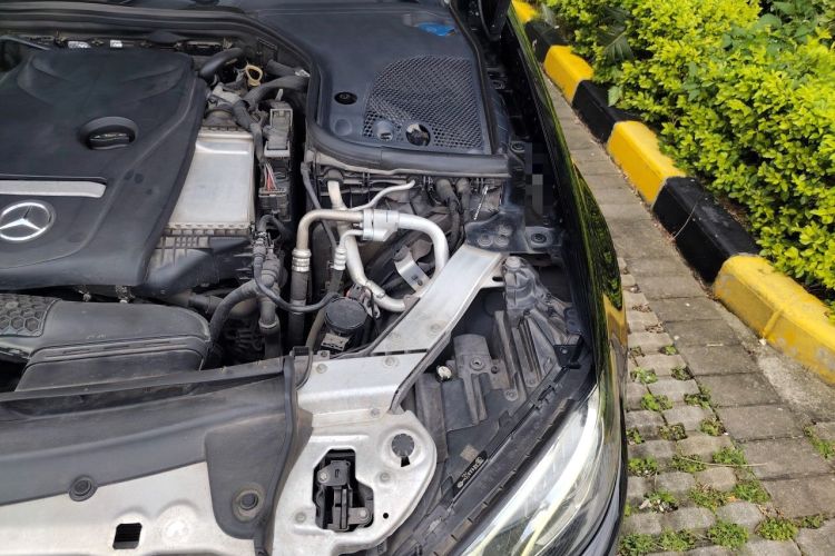 Used Mercedes-Benz E-Class 2018 Facelifted E 300 L Stylish Version Engine Bay Left