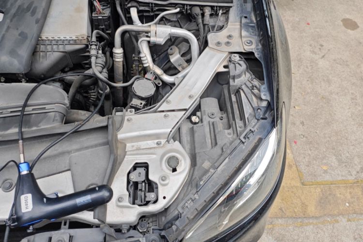 Used Mercedes-Benz E-Class 2018 Facelift E 200 L Sport Edition Engine Bay Left
