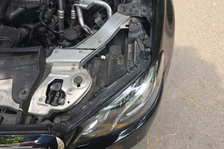 Used Mercedes-Benz E-Class 2018 Facelifted E 300 L Stylish Version Engine Bay Left