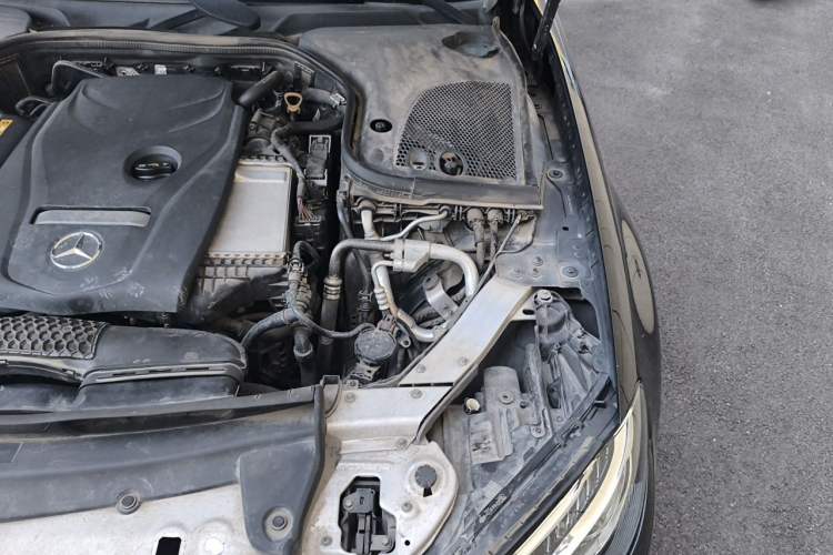Used Mercedes-Benz E-Class 2018 Facelift E 200 L Engine Bay Left