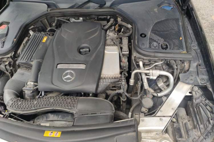 Used Mercedes-Benz E-Class 2018 E 200 L Engine Bay Left