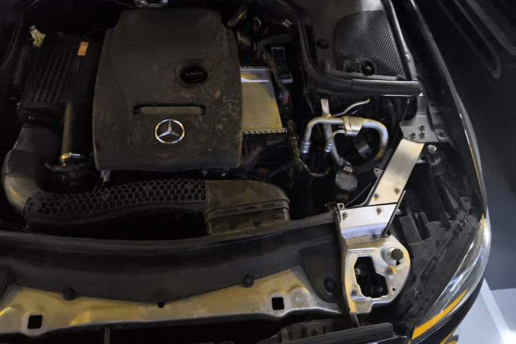 Used Mercedes-Benz E-Class 2018 E 300 L Sport Luxury Edition Engine Bay Left