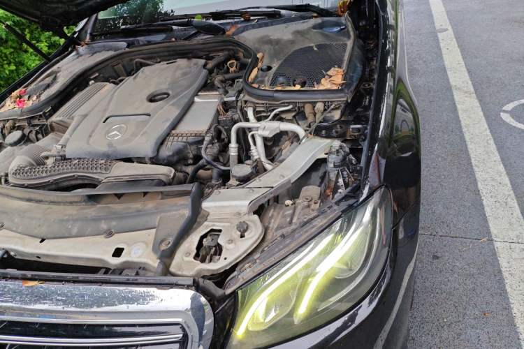 Used Mercedes-Benz E-Class 2018 E 200 L Engine Bay Left