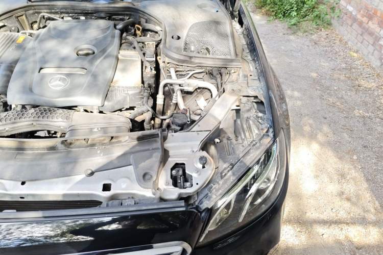 Used Mercedes-Benz E-Class 2018 E 300 L Sport Luxury Edition Engine Bay Left