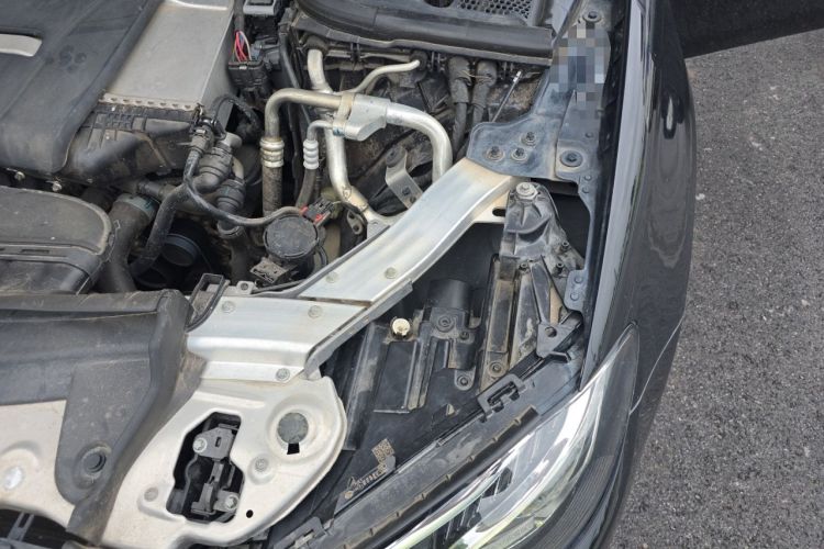 Used Mercedes-Benz E-Class 2018 Facelifted E 300 L Stylish Version Engine Bay Left