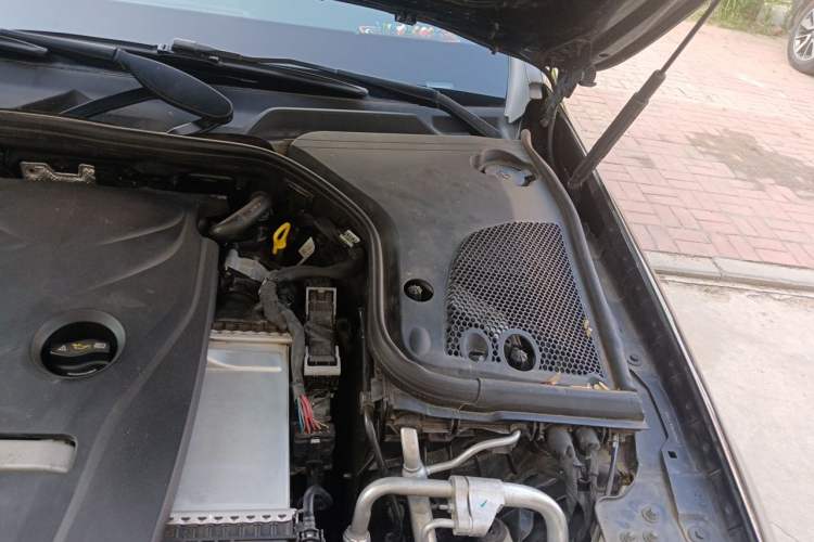 Used Mercedes-Benz E-Class 2018 Facelift E 200 L Sport 4MATIC Engine Bay Left