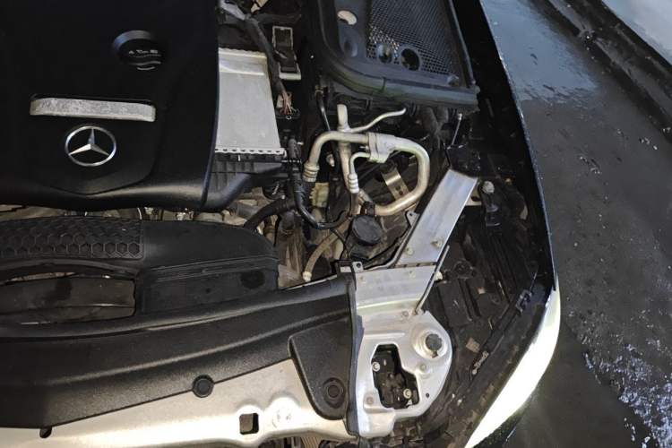 Used Mercedes-Benz E-Class 2018 E 200 Sport 4MATIC Engine Bay Left