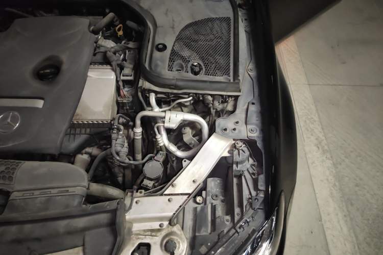 Used Mercedes-Benz E-Class 2018 Facelift E 200 L Engine Bay Left