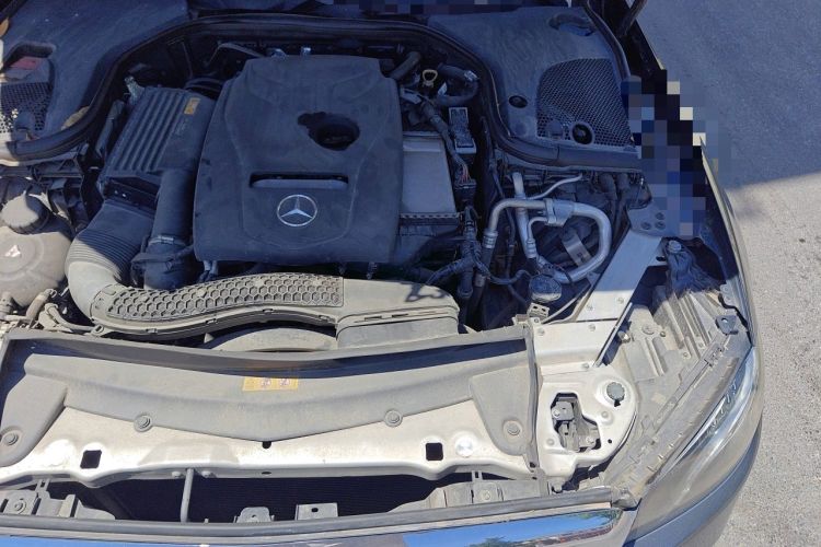 Used Mercedes-Benz E-Class 2018 E 200 L Engine Bay Left