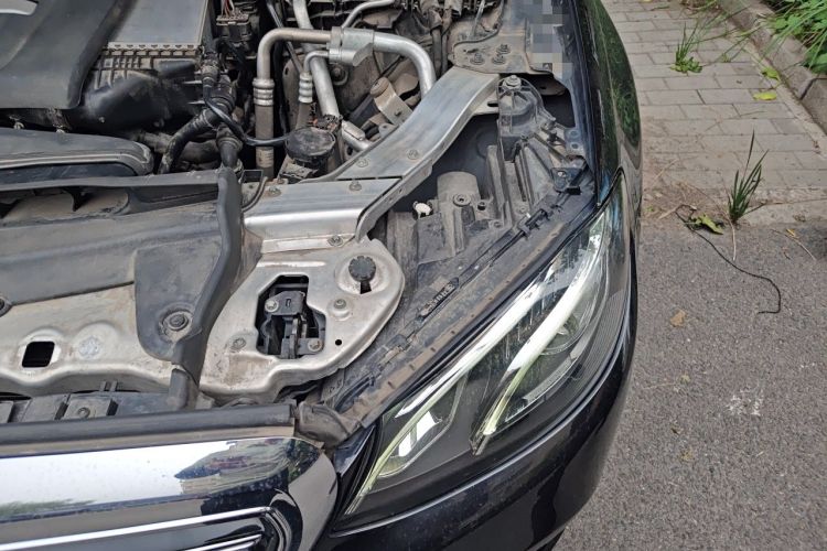 Used Mercedes-Benz E-Class 2018 Facelifted E 300 L Stylish Version Engine Bay Left