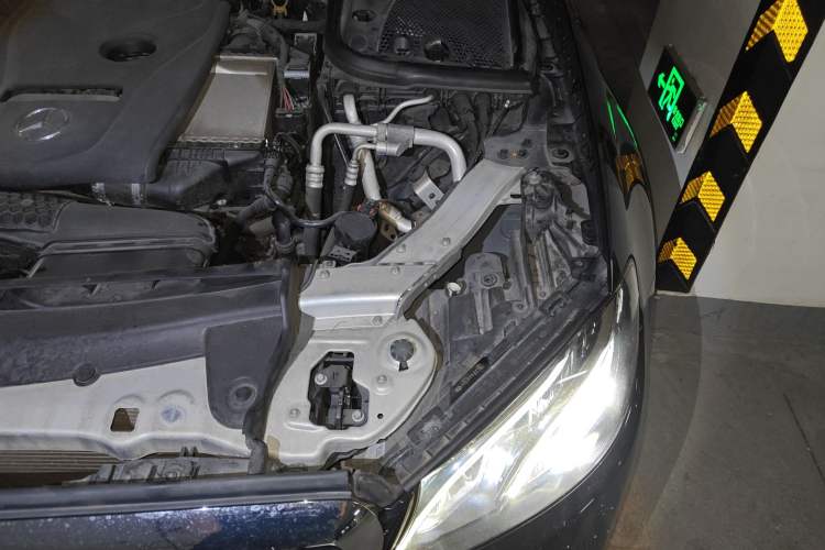 Used Mercedes-Benz E-Class 2018 E 300 L Luxury Model Engine Bay Left