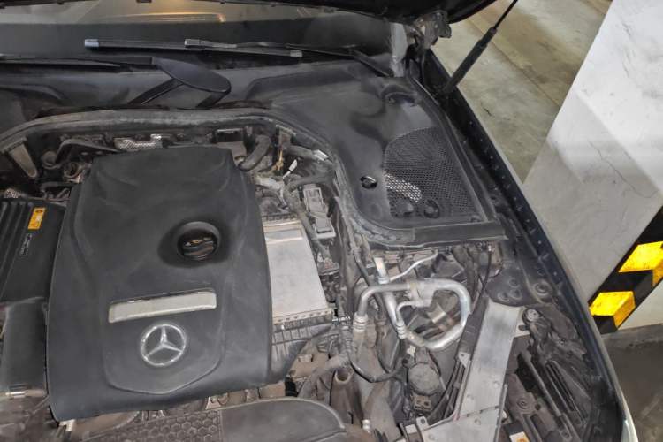 Used Mercedes-Benz E-Class 2018 E 200 L Engine Bay Left