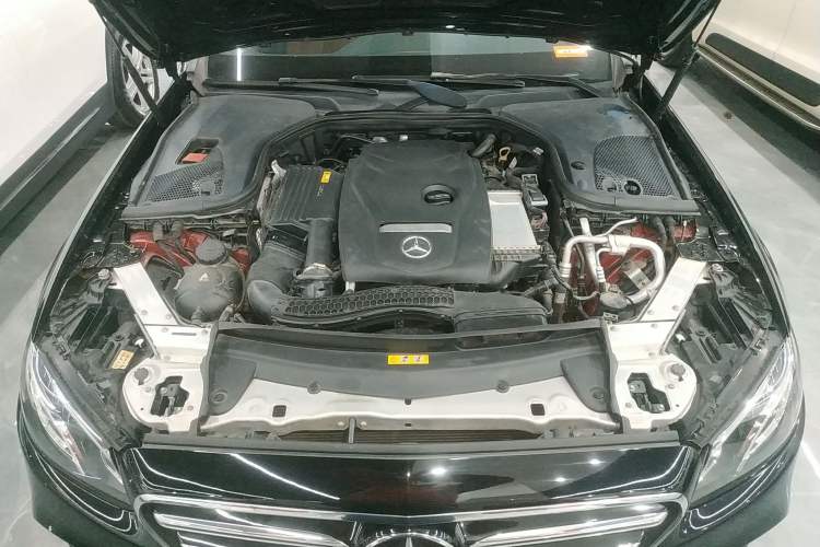Used Mercedes-Benz E-Class 2018 E 200 Sport Edition Engine Bay