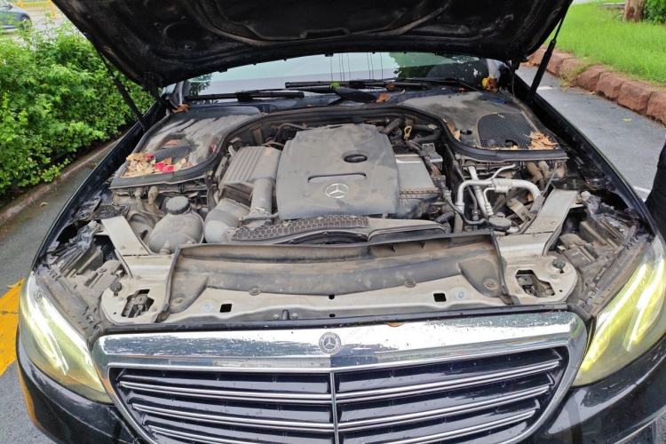 Used Mercedes-Benz E-Class 2018 E 200 L Engine Bay