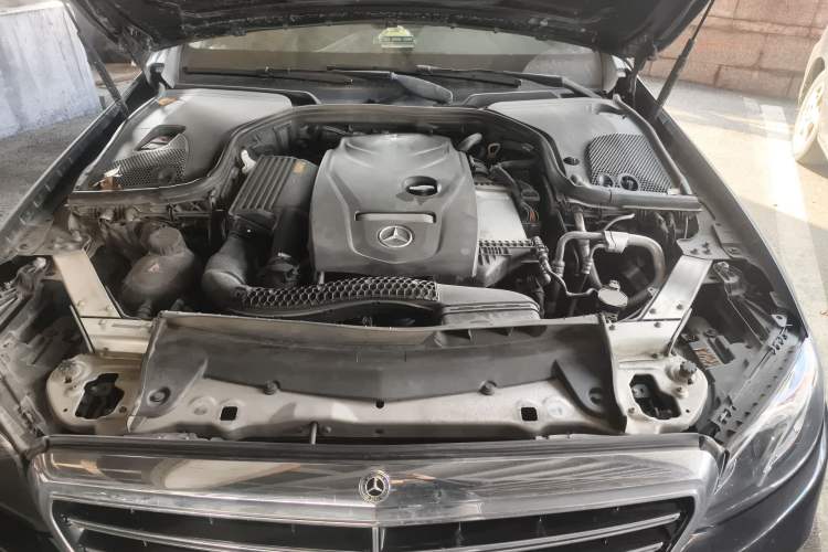 Used Mercedes-Benz E-Class 2018 Facelift E 300 L Luxury Edition Engine Bay