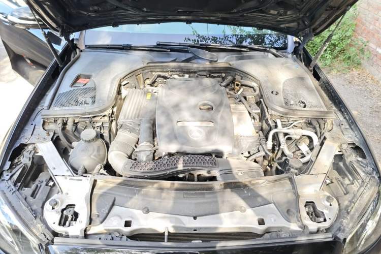 Used Mercedes-Benz E-Class 2018 E 300 L Sport Luxury Edition Engine Bay