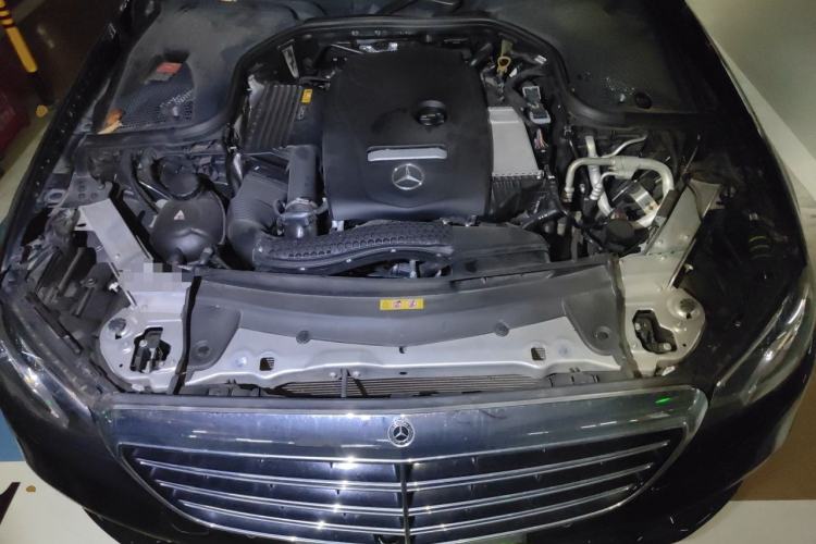 Used Mercedes-Benz E-Class 2018 Facelift E 300 L Luxury Edition Engine Bay