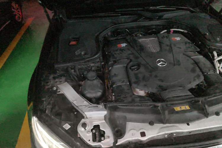 Used Mercedes-Benz E-Class 2018 Facelift E 320 L 4MATIC Engine Bay Right