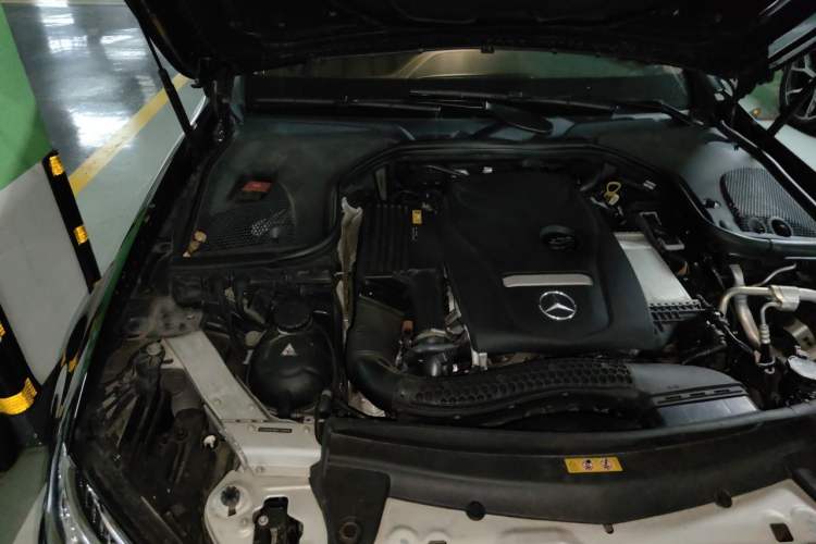 Used Mercedes-Benz E-Class 2018 E 200 L Engine Bay Right