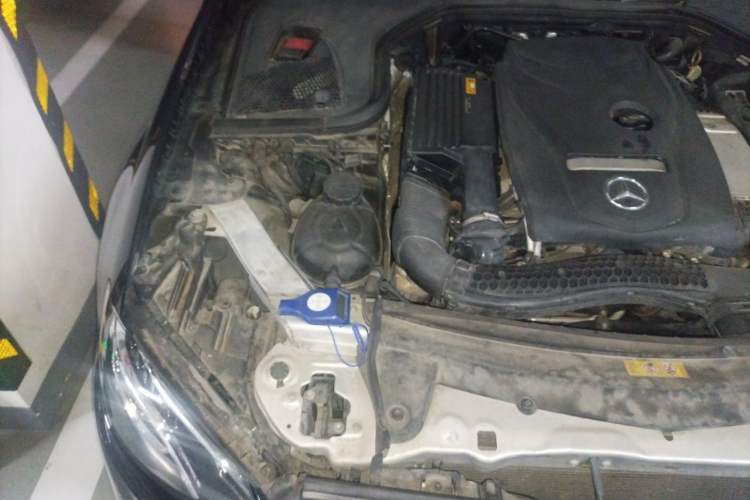 Used Mercedes-Benz E-Class 2018 E 300 L Luxury Model Engine Bay Right