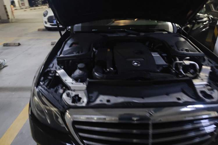 Used Mercedes-Benz E-Class 2018 Facelifted E 300 L Stylish Version Engine Bay Right