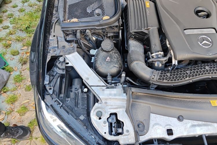 Used Mercedes-Benz E-Class 2018 Restyled E 300 L Sport Luxury Edition Engine Bay Right