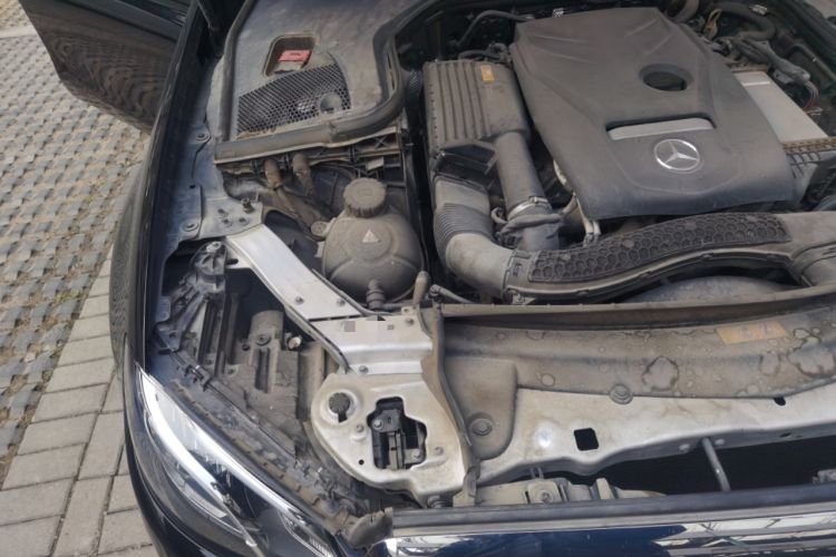 Used Mercedes-Benz E-Class 2018 E 200 L Engine Bay Right