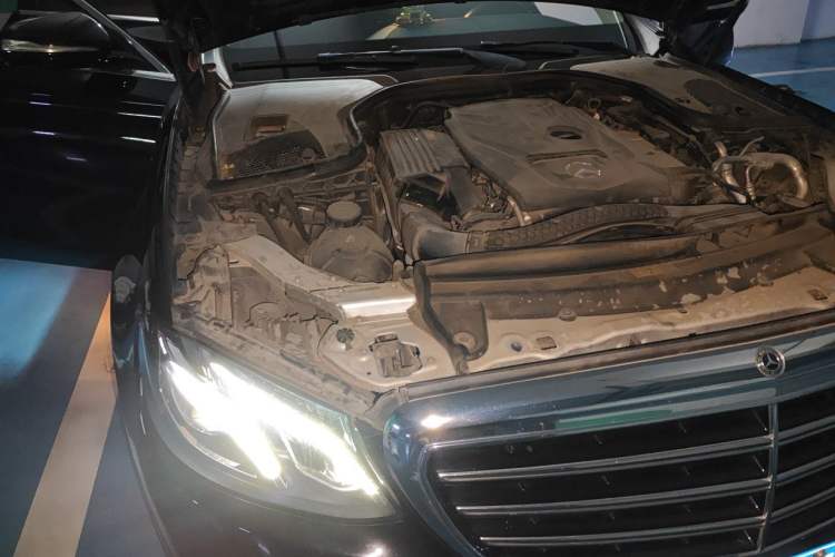 Used Mercedes-Benz E-Class 2018 E 200 L Engine Bay Right