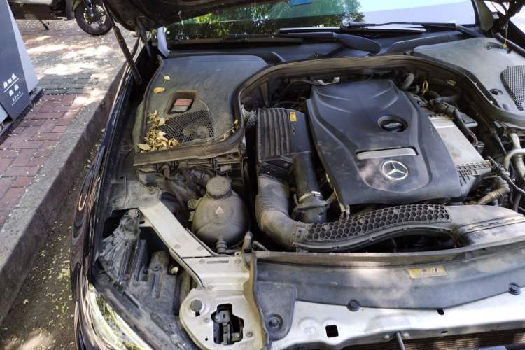 Used Mercedes-Benz E-Class 2018 Facelifted E 300 L Stylish Version Engine Bay Right