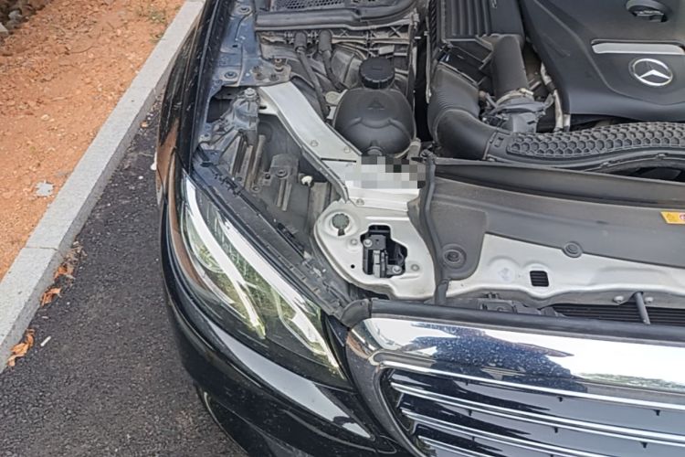 Used Mercedes-Benz E-Class 2018 Facelifted E 300 L Stylish Version Engine Bay Right