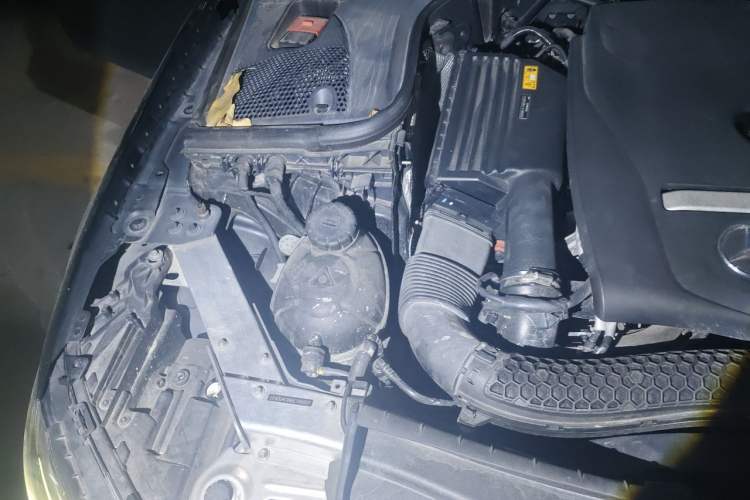Used Mercedes-Benz E-Class 2018 Facelift E 200 L Engine Bay Right