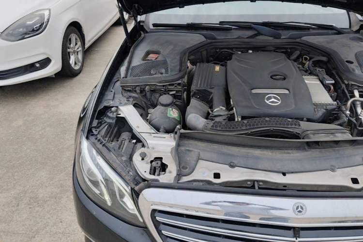 Used Mercedes-Benz E-Class 2018 E 300 L Stylish Model Engine Bay Right