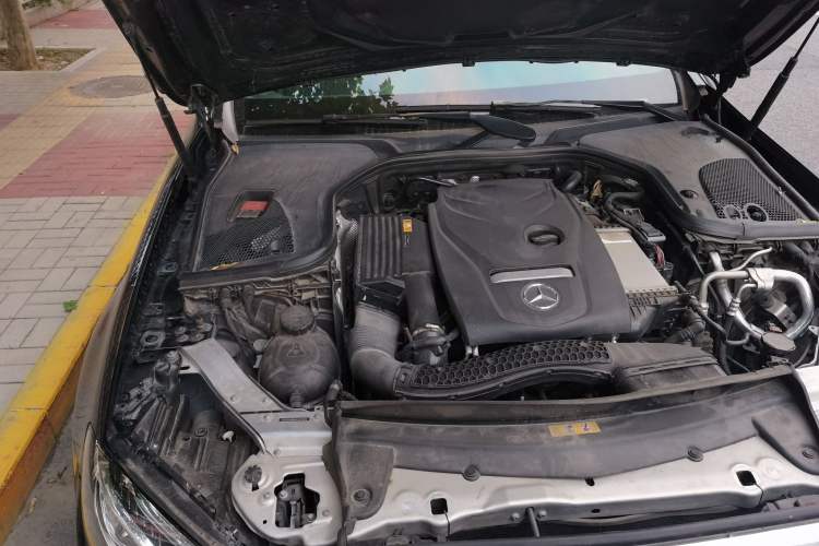 Used Mercedes-Benz E-Class 2018 Facelift E 300 L Luxury Edition Engine Bay Right