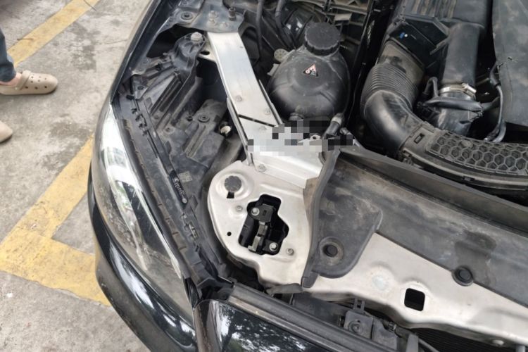 Used Mercedes-Benz E-Class 2018 Restyled E 300 L Sport Luxury Edition Engine Bay Right