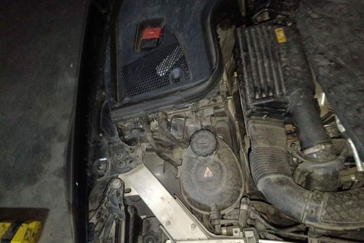 Used Mercedes-Benz E-Class 2018 E 300 L Luxury Model Engine Bay Right