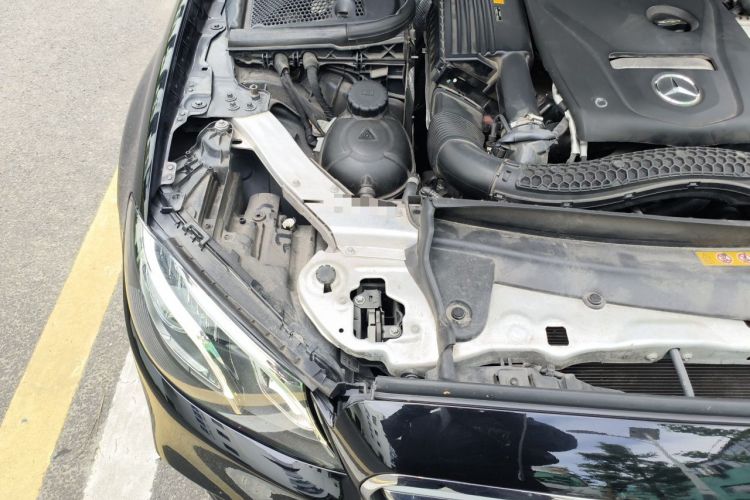 Used Mercedes-Benz E-Class 2018 E 300 L Sport Luxury Edition Engine Bay Right