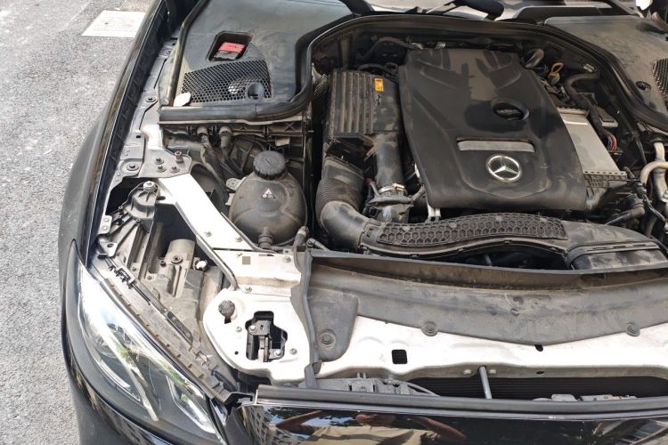 Used Mercedes-Benz E-Class 2018 E 300 L Sport Luxury Edition Engine Bay Right