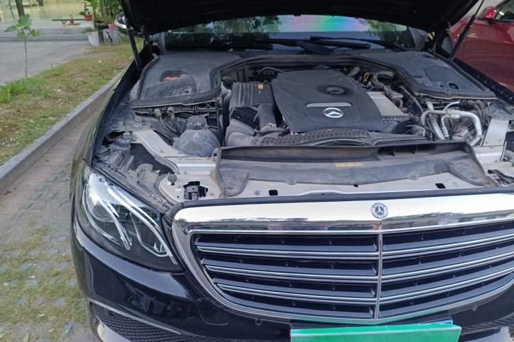 Used Mercedes-Benz E-Class 2018 Facelift E 200 L Engine Bay Right
