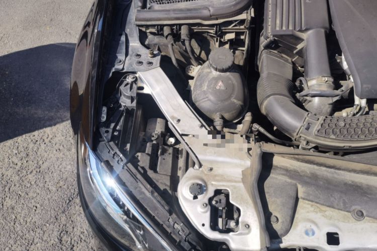 Used Mercedes-Benz E-Class 2018 E 200 L Sport 4MATIC Engine Bay Right