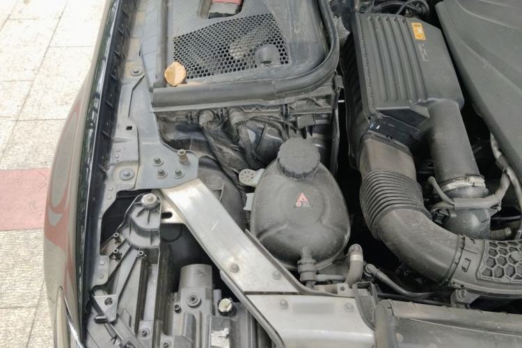 Used Mercedes-Benz E-Class 2018 Restyled E 300 L Sporty and Stylish Edition Engine Bay Right