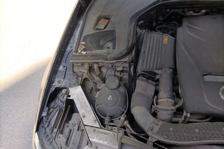 Used Mercedes-Benz E-Class 2018 Facelift E 200 L Sport 4MATIC Engine Bay Right