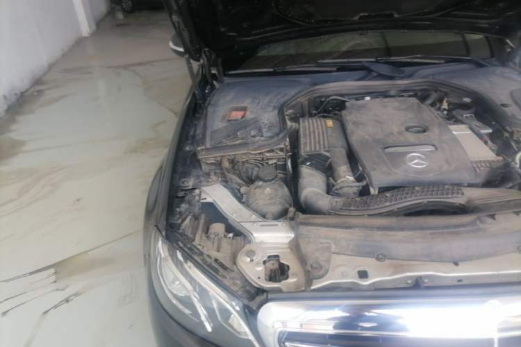Used Mercedes-Benz E-Class 2018 Facelift E 200 L Engine Bay Right