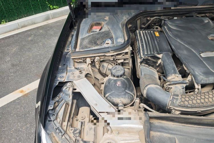 Used Mercedes-Benz E-Class 2018 Facelift E 200 L Engine Bay Right