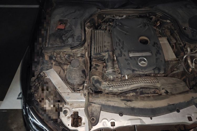 Used Mercedes-Benz E-Class 2018 E 200 L Engine Bay Right