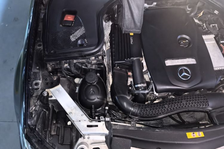 Used Mercedes-Benz E-Class 2018 Facelifted E 300 L Stylish Version Engine Bay Right