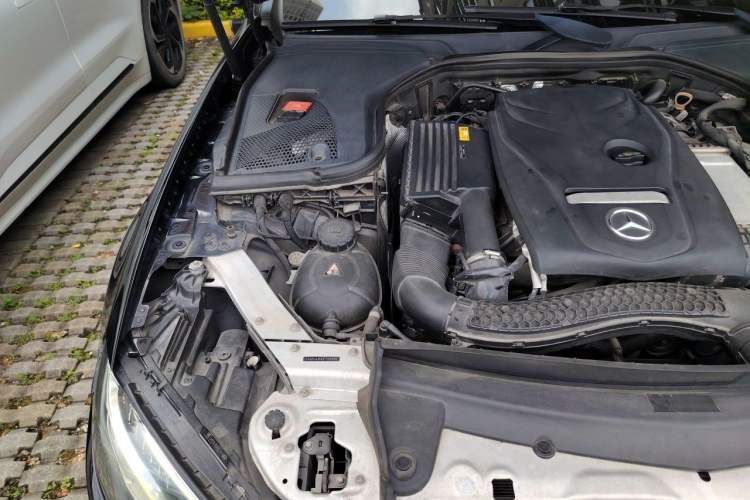 Used Mercedes-Benz E-Class 2018 Facelifted E 300 L Stylish Version Engine Bay Right